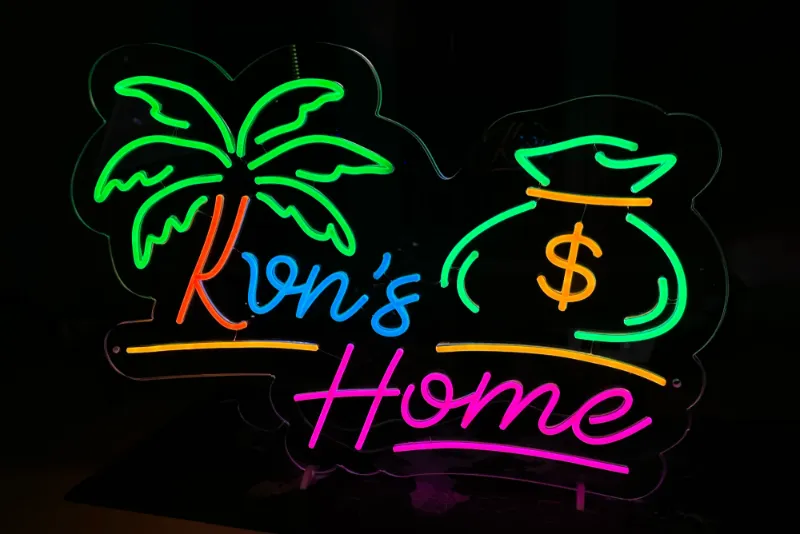 Semn neon colorat Kon's Home, cu palmier